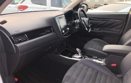 Mitsubishi Outlander III рестайлинг 3, 2021 год, 2 135 000 рублей, 23 фотография