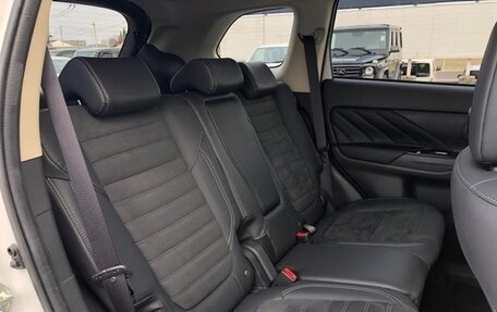 Mitsubishi Outlander III рестайлинг 3, 2021 год, 2 135 000 рублей, 26 фотография
