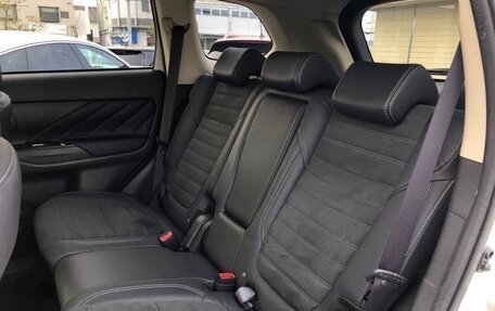 Mitsubishi Outlander III рестайлинг 3, 2021 год, 2 135 000 рублей, 27 фотография