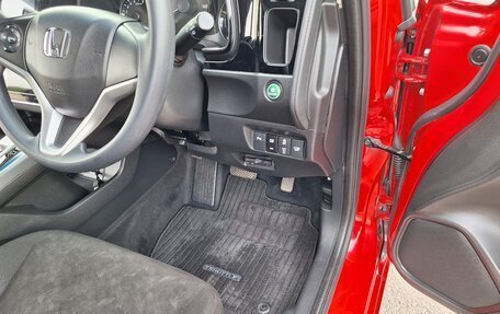 Honda Shuttle II, 2015 год, 1 350 000 рублей, 23 фотография