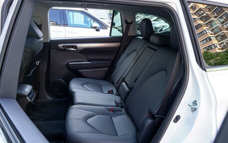Toyota Highlander, 2025 год, 5 630 000 рублей, 10 фотография