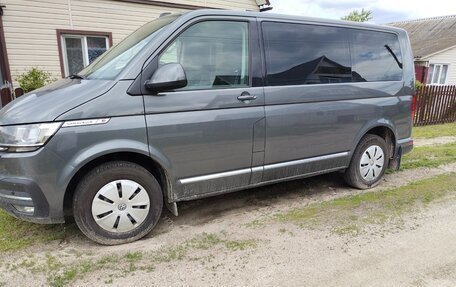 Volkswagen Caravelle T6 рестайлинг, 2021 год, 4 300 000 рублей, 4 фотография
