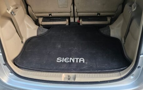 Toyota Sienta I, 2013 год, 1 000 000 рублей, 10 фотография