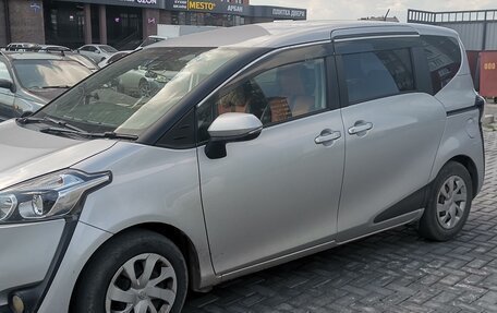 Toyota Sienta II, 2017 год, 1 250 000 рублей, 2 фотография