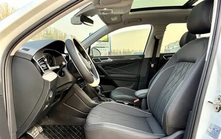 Volkswagen Tiguan II, 2022 год, 2 950 000 рублей, 8 фотография