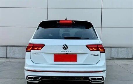 Volkswagen Tiguan II, 2022 год, 2 950 000 рублей, 3 фотография