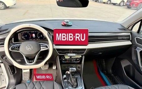Volkswagen Tiguan II, 2022 год, 2 950 000 рублей, 5 фотография