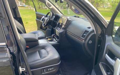 Toyota Land Cruiser 200, 2018 год, 6 200 000 рублей, 12 фотография