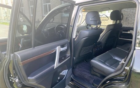 Toyota Land Cruiser 200, 2018 год, 6 200 000 рублей, 10 фотография