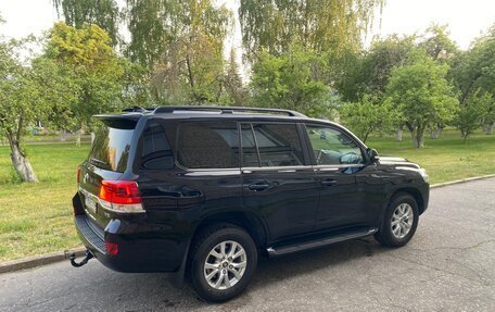 Toyota Land Cruiser 200, 2018 год, 6 200 000 рублей, 3 фотография