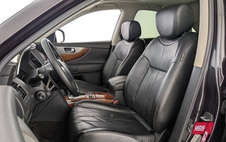 Infiniti QX70, 2015 год, 2 850 000 рублей, 19 фотография