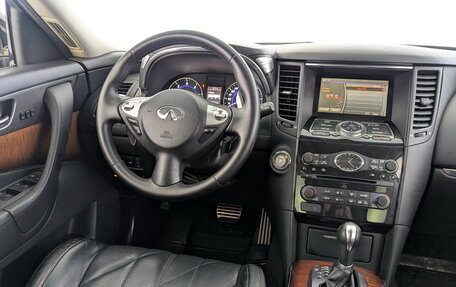 Infiniti QX70, 2015 год, 2 850 000 рублей, 26 фотография