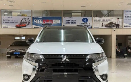 Mitsubishi Outlander III рестайлинг 3, 2022 год, 2 343 810 рублей, 2 фотография