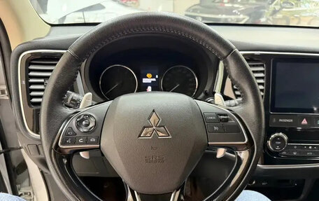 Mitsubishi Outlander III рестайлинг 3, 2022 год, 2 343 810 рублей, 9 фотография