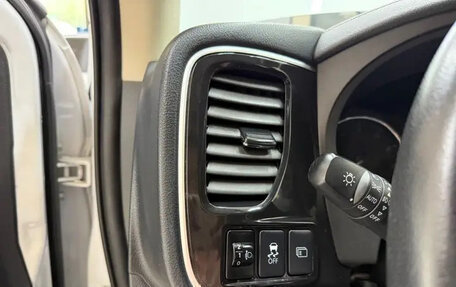 Mitsubishi Outlander III рестайлинг 3, 2022 год, 2 343 810 рублей, 12 фотография