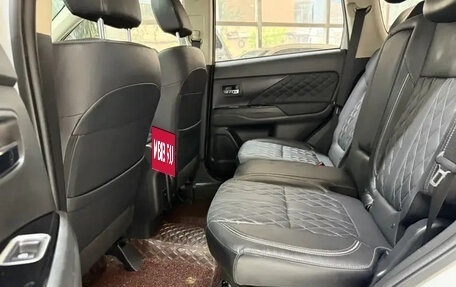 Mitsubishi Outlander III рестайлинг 3, 2022 год, 2 343 810 рублей, 19 фотография