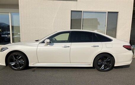 Toyota Crown, 2021 год, 2 470 000 рублей, 3 фотография
