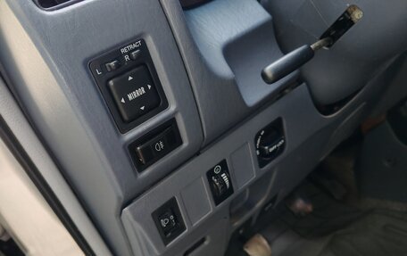 Toyota Land Cruiser Prado 90 рестайлинг, 1999 год, 990 000 рублей, 12 фотография