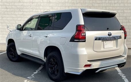 Toyota Land Cruiser Prado 150 рестайлинг 2, 2021 год, 3 835 000 рублей, 7 фотография