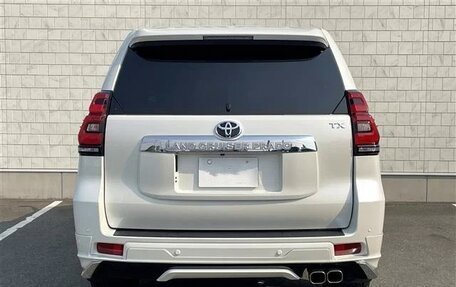 Toyota Land Cruiser Prado 150 рестайлинг 2, 2021 год, 3 835 000 рублей, 6 фотография