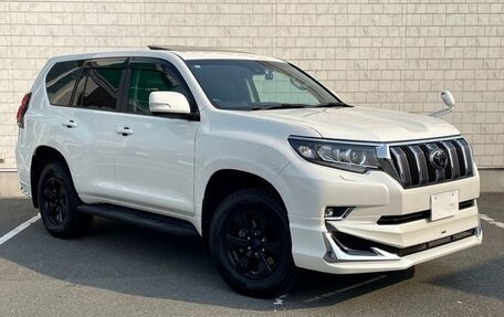 Toyota Land Cruiser Prado 150 рестайлинг 2, 2021 год, 3 835 000 рублей, 3 фотография