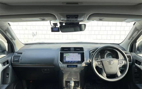 Toyota Land Cruiser Prado 150 рестайлинг 2, 2021 год, 3 835 000 рублей, 9 фотография