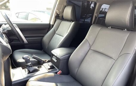 Toyota Land Cruiser Prado 150 рестайлинг 2, 2021 год, 3 835 000 рублей, 20 фотография