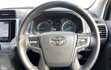 Toyota Land Cruiser Prado 150 рестайлинг 2, 2021 год, 3 835 000 рублей, 10 фотография