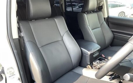 Toyota Land Cruiser Prado 150 рестайлинг 2, 2021 год, 3 835 000 рублей, 13 фотография