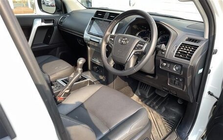 Toyota Land Cruiser Prado 150 рестайлинг 2, 2021 год, 3 835 000 рублей, 12 фотография