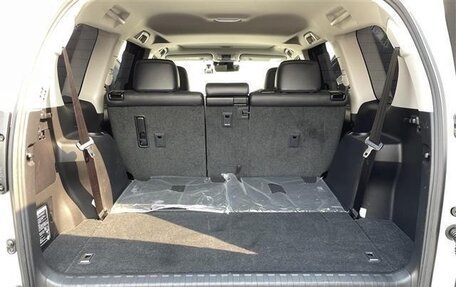 Toyota Land Cruiser Prado 150 рестайлинг 2, 2021 год, 3 835 000 рублей, 34 фотография