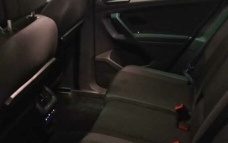 Volkswagen Tiguan II, 2017 год, 2 200 000 рублей, 4 фотография