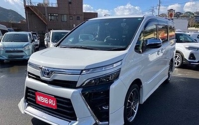 Toyota Voxy III, 2021 год, 1 850 000 рублей, 1 фотография