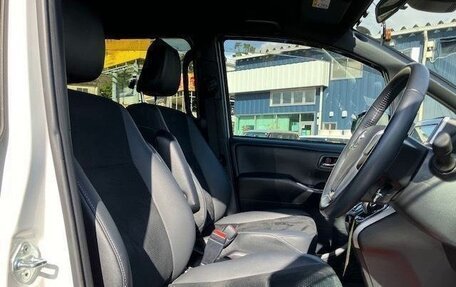 Toyota Voxy III, 2021 год, 1 850 000 рублей, 9 фотография