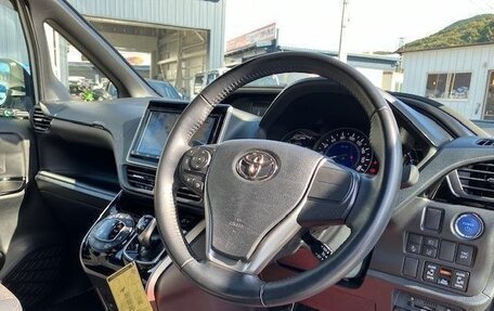 Toyota Voxy III, 2021 год, 1 850 000 рублей, 11 фотография