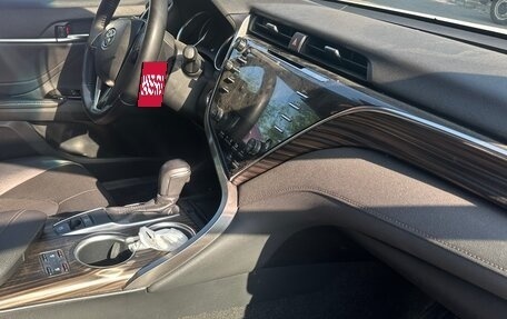 Toyota Camry, 2019 год, 3 000 000 рублей, 6 фотография