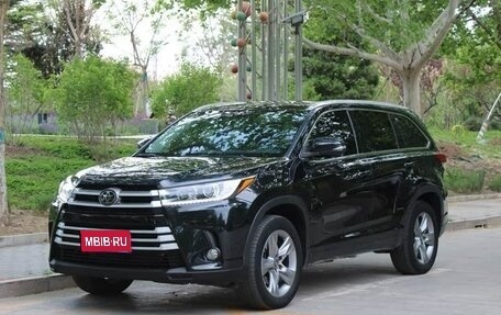 Toyota Highlander III, 2020 год, 3 080 000 рублей, 1 фотография