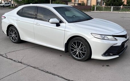 Toyota Camry, 2021 год, 3 750 000 рублей, 7 фотография