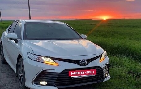 Toyota Camry, 2021 год, 3 750 000 рублей, 20 фотография