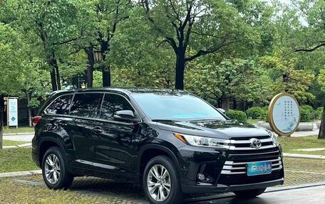 Toyota Highlander III, 2021 год, 3 300 000 рублей, 3 фотография