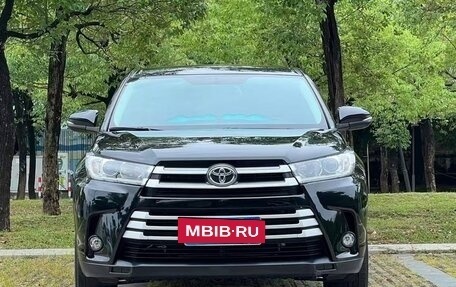 Toyota Highlander III, 2021 год, 3 300 000 рублей, 2 фотография