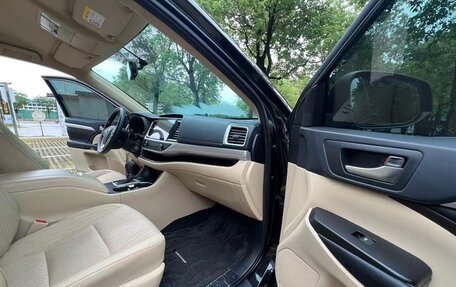 Toyota Highlander III, 2021 год, 3 300 000 рублей, 11 фотография