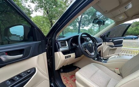 Toyota Highlander III, 2021 год, 3 300 000 рублей, 13 фотография