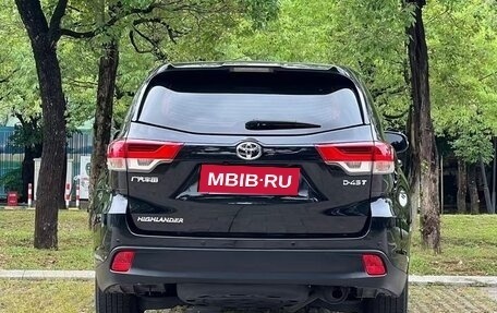Toyota Highlander III, 2021 год, 3 300 000 рублей, 6 фотография