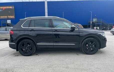 Volkswagen Tiguan II, 2021 год, 3 350 000 рублей, 2 фотография
