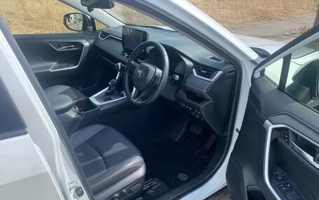 Toyota RAV4, 2022 год, 2 275 000 рублей, 12 фотография