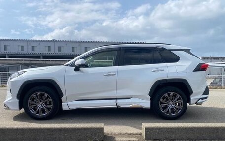 Toyota RAV4, 2022 год, 2 275 000 рублей, 8 фотография