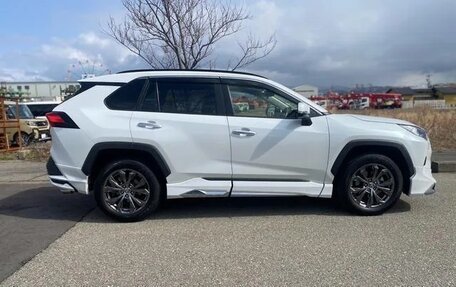 Toyota RAV4, 2022 год, 2 275 000 рублей, 4 фотография