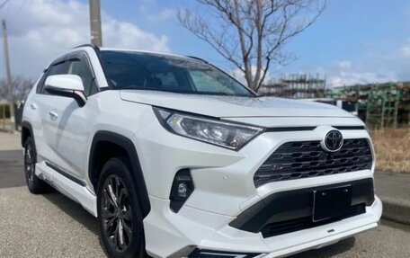 Toyota RAV4, 2022 год, 2 275 000 рублей, 3 фотография