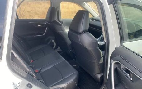 Toyota RAV4, 2022 год, 2 275 000 рублей, 11 фотография